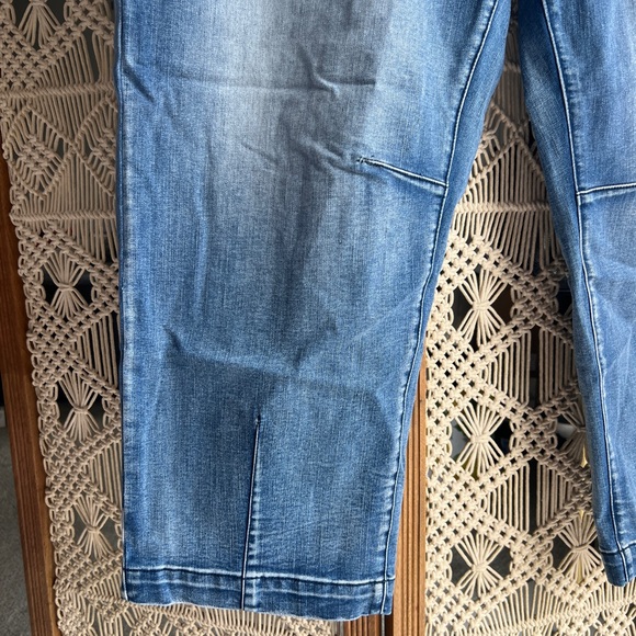 Flamingals Denim Barrel Distressed Jeans - Picture 2 of 9